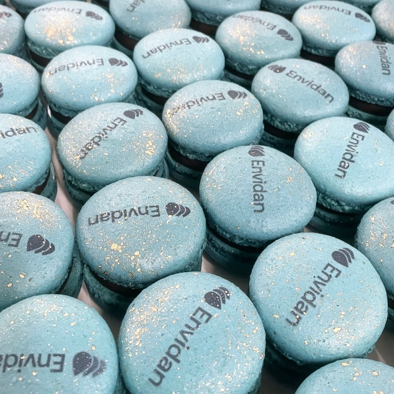 Lux Macarons 100 stk. med logo print på til din Fest