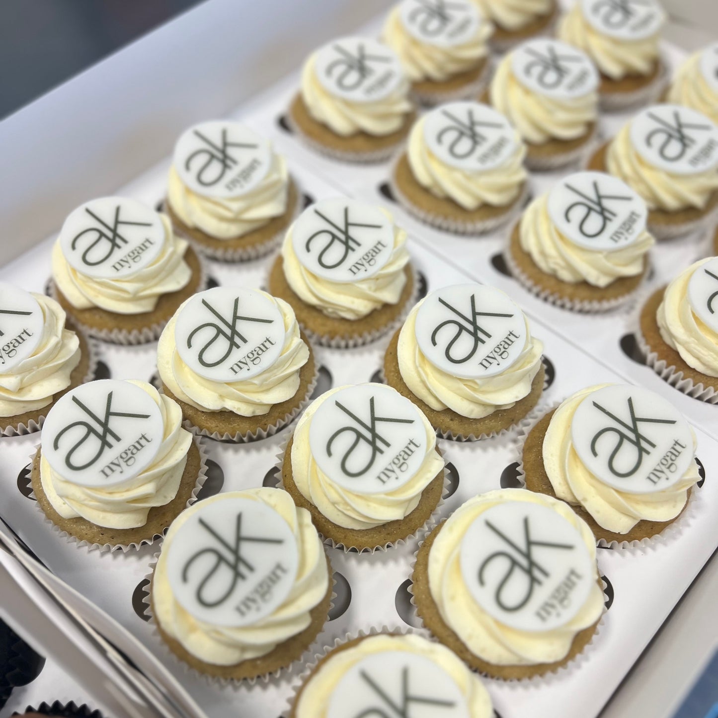 Cupcakes 48 stk. med Firma Logo til dit event