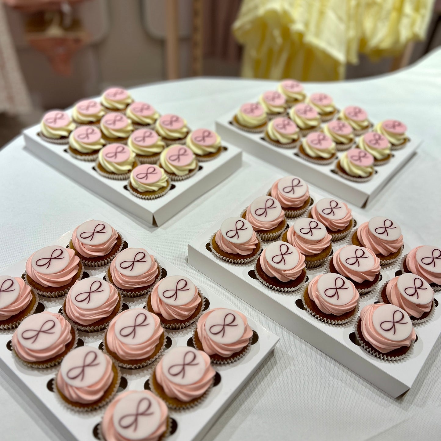 Cupcakes 48 stk. med Firma Logo til dit event