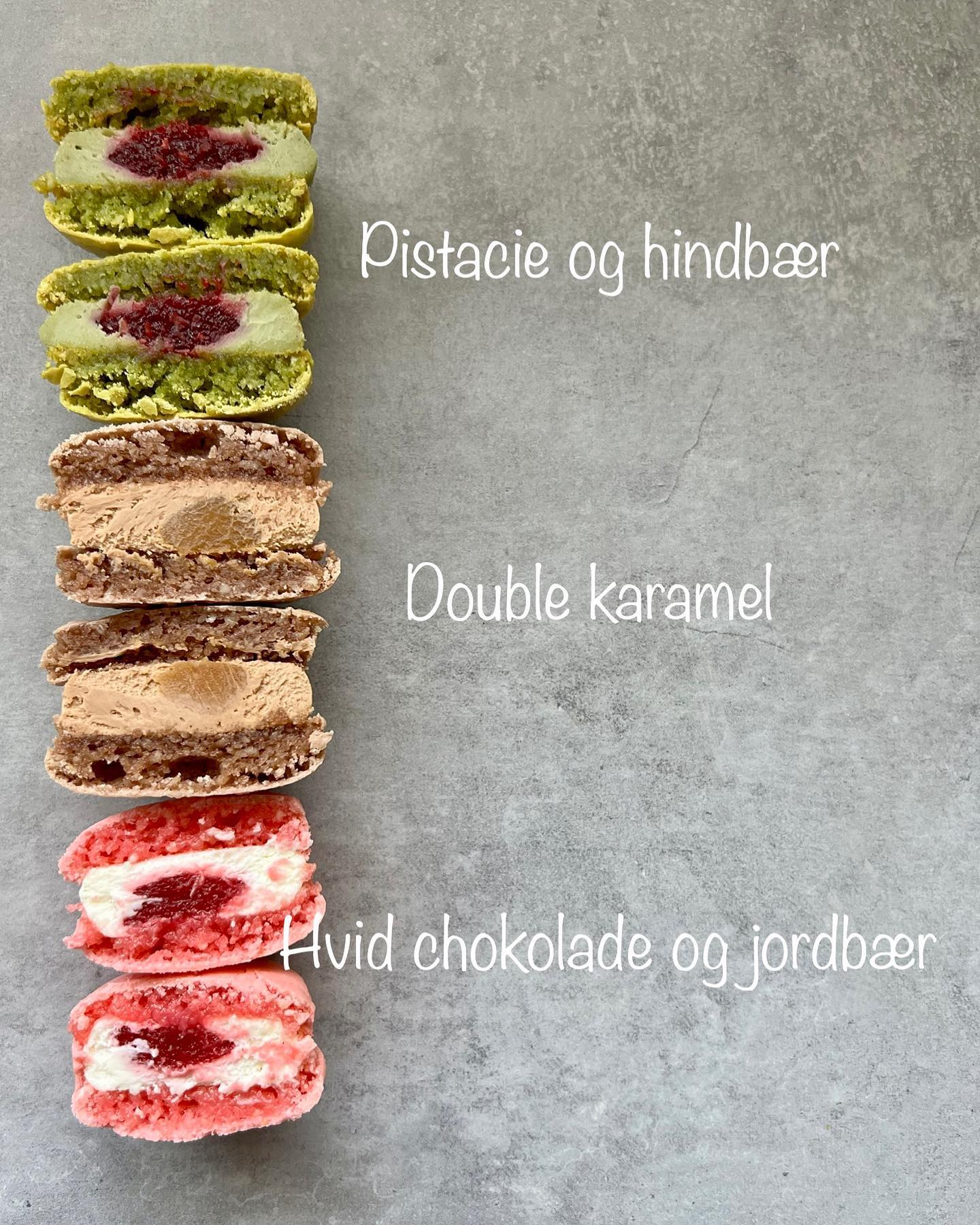 Lux Macarons 50 stk. med print til bryllup, barnedåb, konfirmation mm. - skrifttype 2