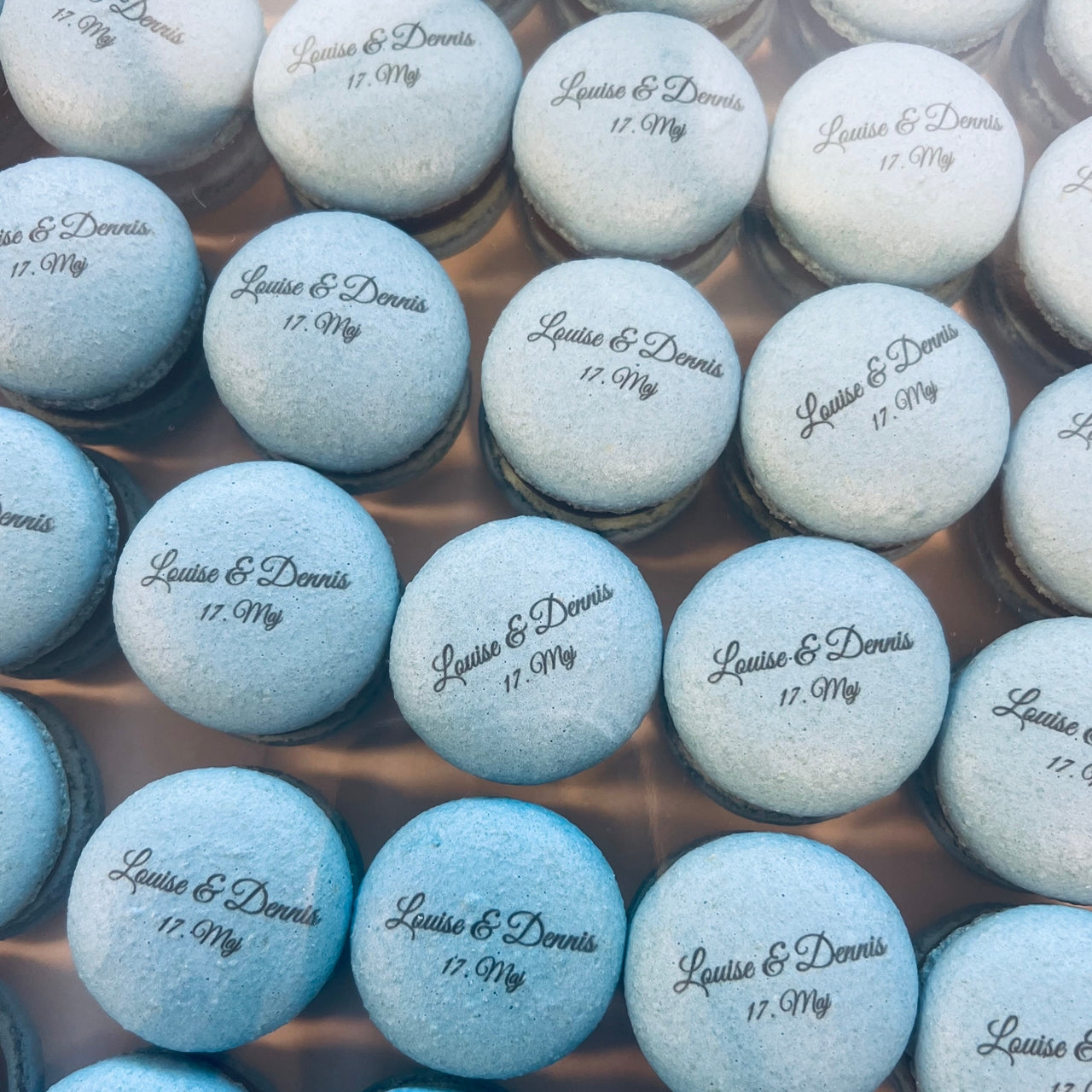 Lux Macarons 50 stk. med print til bryllup, barnedåb, konfirmation mm. - skrifttype 3