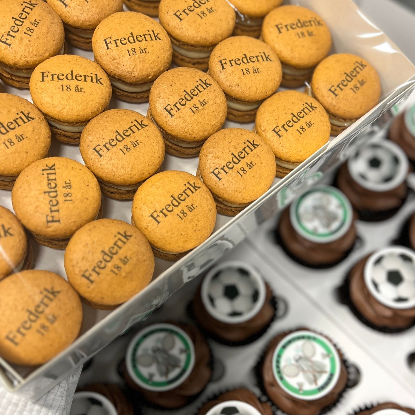 Lux Macarons 50 stk. med print til bryllup, barnedåb, konfirmation mm. -Bryllups stil