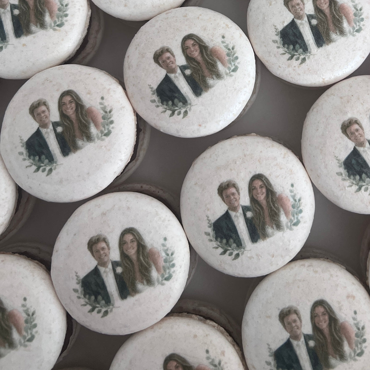 Lux Macarons 50 stk. med print til bryllup, barnedåb, konfirmation mm. - skrifttype 3